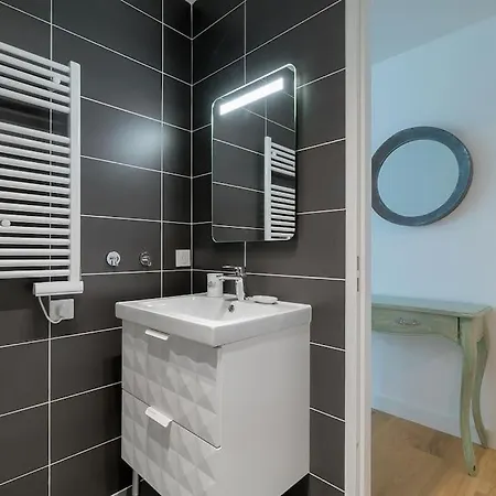 Apartmán Le Shabby Chic, Beau T2, Patio, Centre *